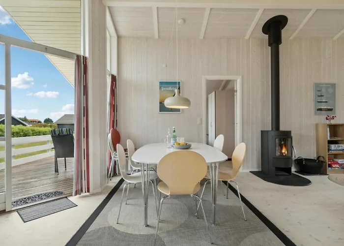 Three-bedroom In Rudkobing Spodsbjerg